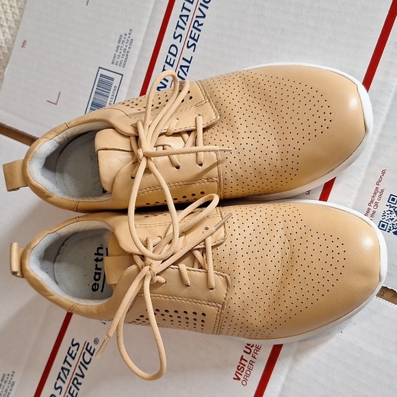EARTH DESIRE FLUX OXFORD SNEAKERS SIZE 6.5 - Picture 1 of 8